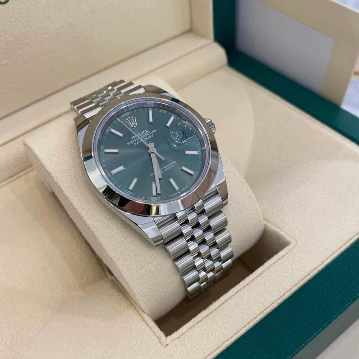 Rolex Datejust 41 Stainless Steel Mint Green Index Dial Jubilee Bracelet Smooth Bezel 126300