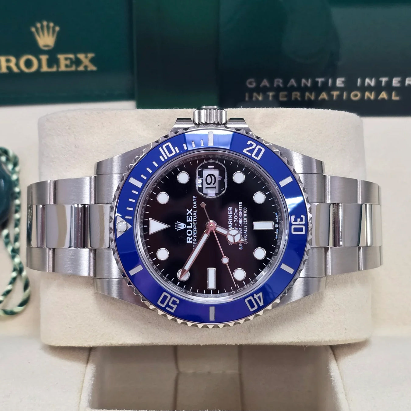 2025 Rolex Submariner 41mm 18K White Gold Black Dial Blue Bezel (Cookie Monster) Oyster Bracelet 126619LB