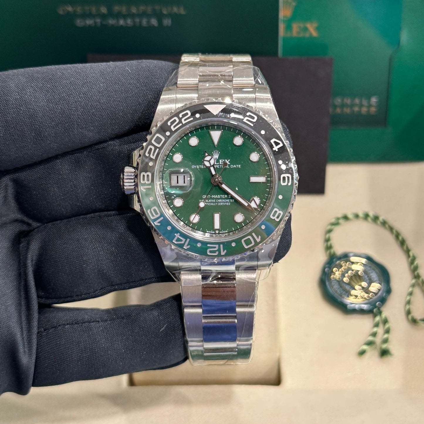 2025 Rolex GMT Master II 40mm (Lefty) 18K White Gold Green Dial Black/Green (Sprite) Bezel Oyster Bracelet 126729VTNR