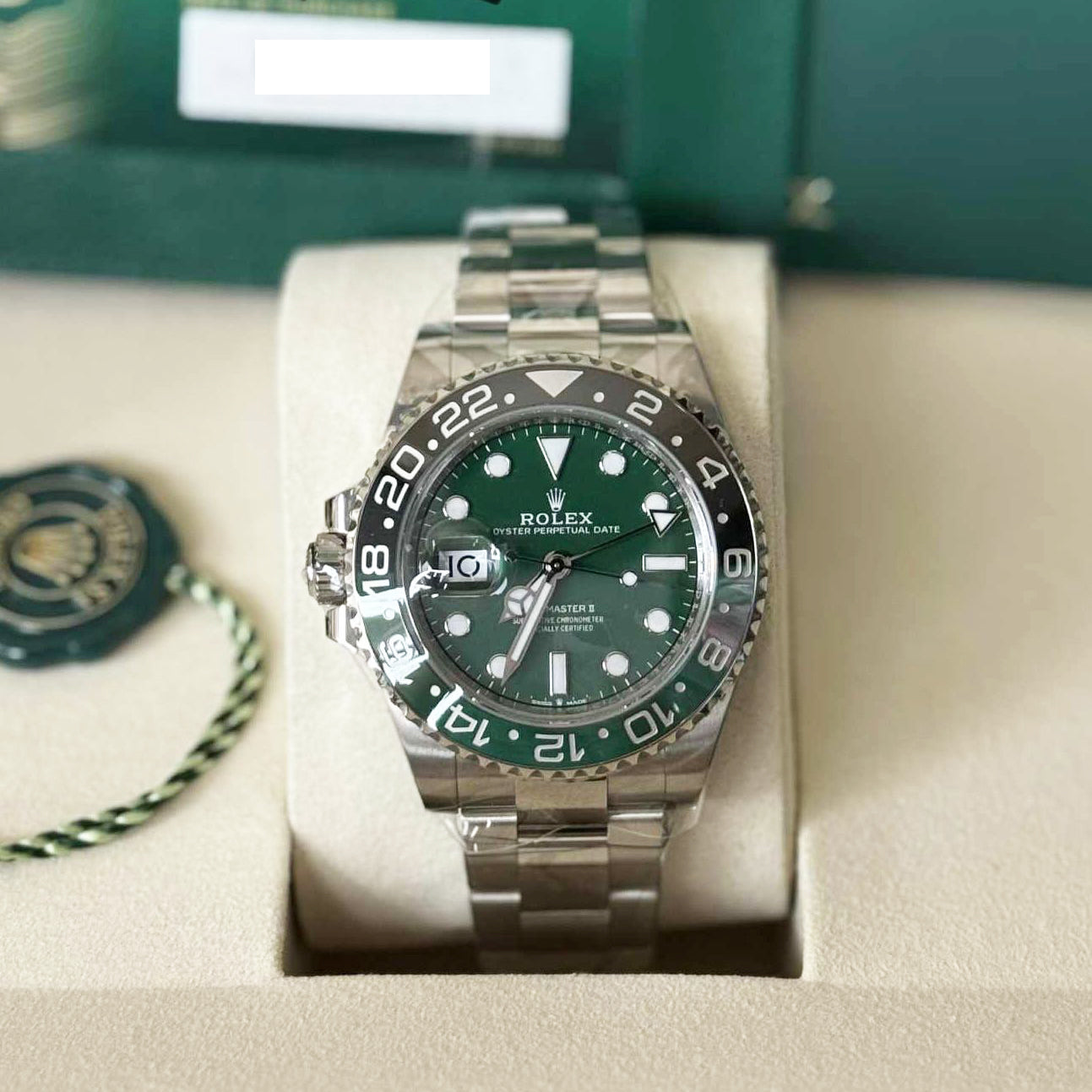2025 Rolex GMT Master II 40mm (Lefty) 18K White Gold Green Dial Black/Green (Sprite) Bezel Oyster Bracelet 126729VTNR