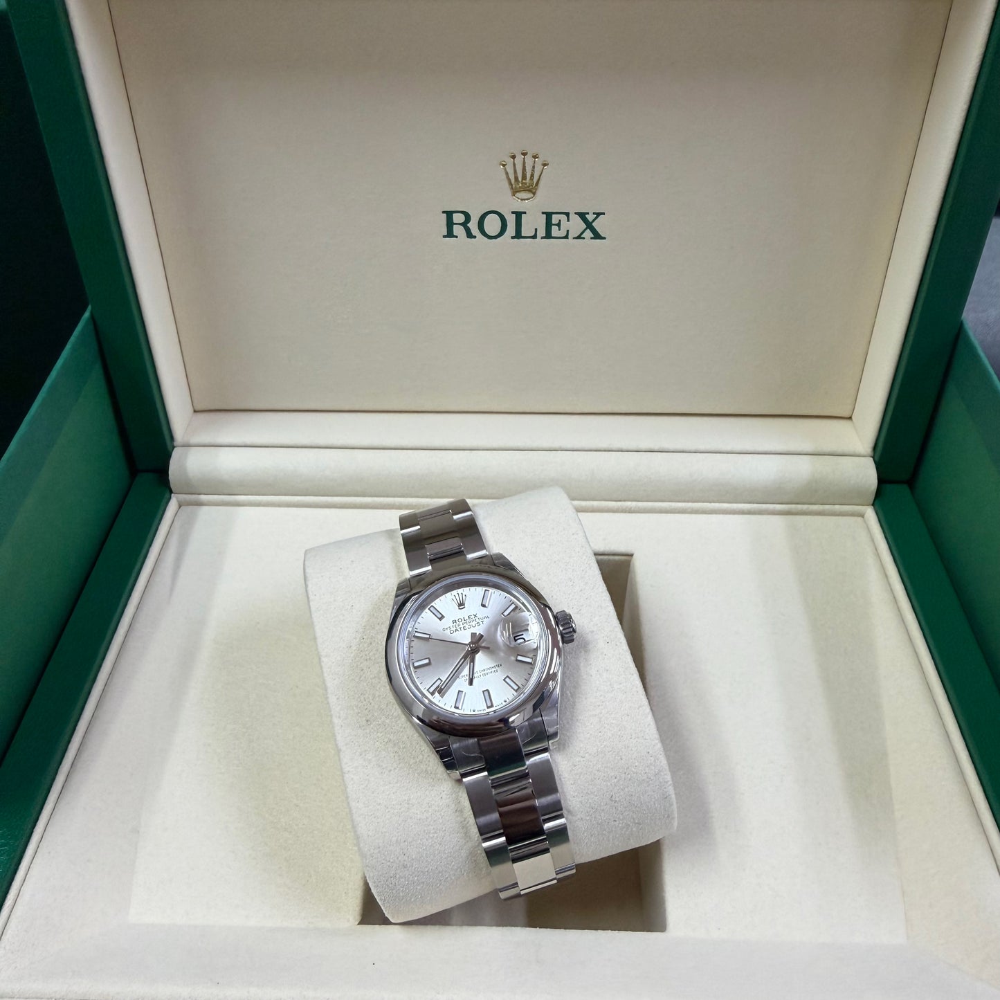 2025 Rolex Lady-Datejust 28 Stainless Steel Silver Dial Oyster Bracelet Domed Bezel 279160